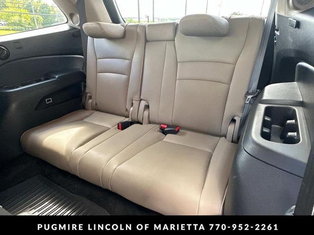 Photo of 2019 WHITE DIAMOND PEARL WHIT Honda Pilot
