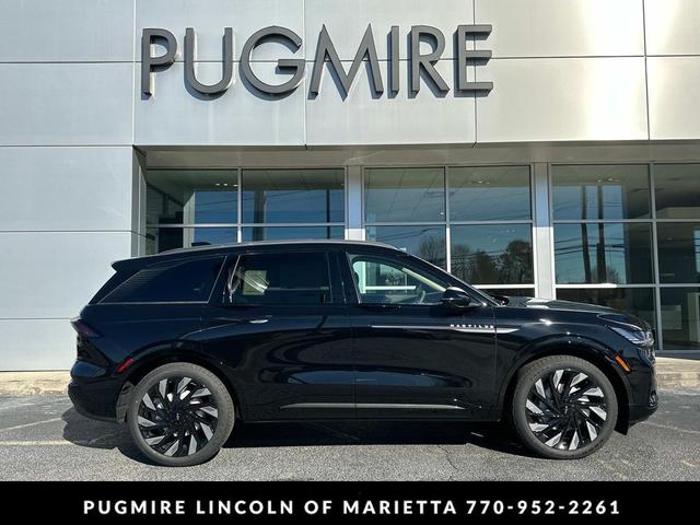 Photo of 2025 Infinite Black Metallic Clearcoat Lincoln Nautilus
