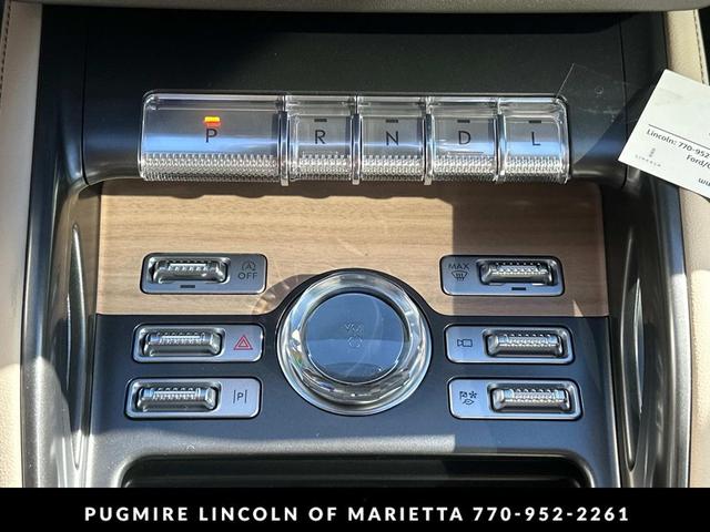 Photo of 2025 Infinite Black Metallic Clearcoat Lincoln Nautilus