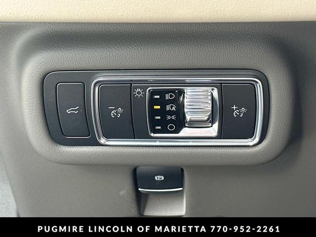 Photo of 2025 Infinite Black Metallic Clearcoat Lincoln Nautilus
