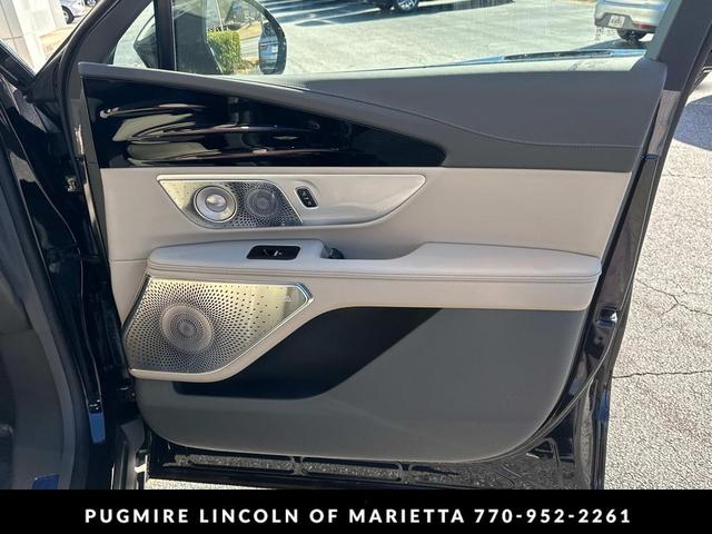 Photo of 2025 Infinite Black Metallic Clearcoat Lincoln Nautilus