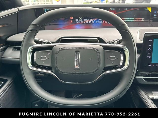 Photo of 2025 White Platinum Metallic Tri-Coat Lincoln Nautilus
