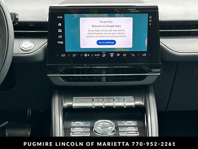 Photo of 2025 White Platinum Metallic Tri-Coat Lincoln Nautilus