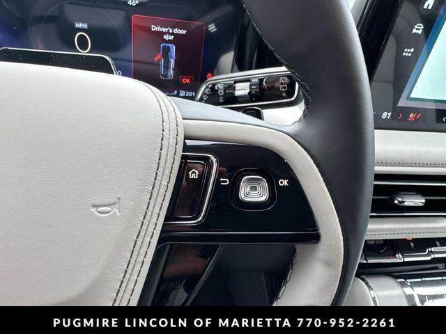 Photo of 2025 Pristine White Metallic Tri-Coat Lincoln Aviator