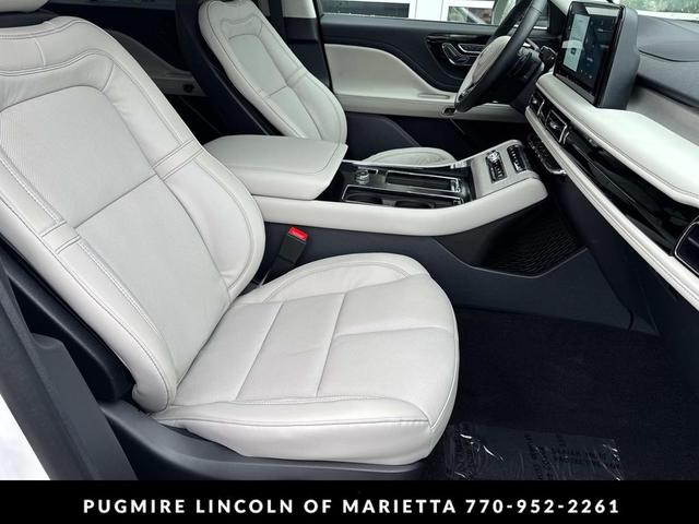 Photo of 2025 Pristine White Metallic Tri-Coat Lincoln Aviator