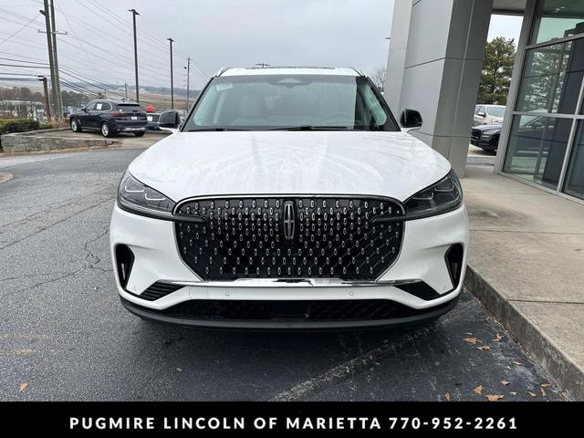 Photo of 2025 Pristine White Metallic Tri-Coat Lincoln Aviator