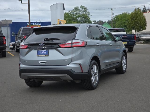 Photo of 2023 ICONIC SILVER Ford Edge