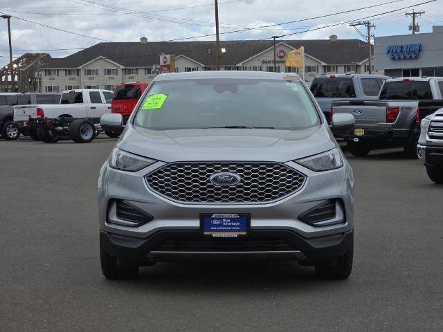 Photo of 2023 ICONIC SILVER Ford Edge