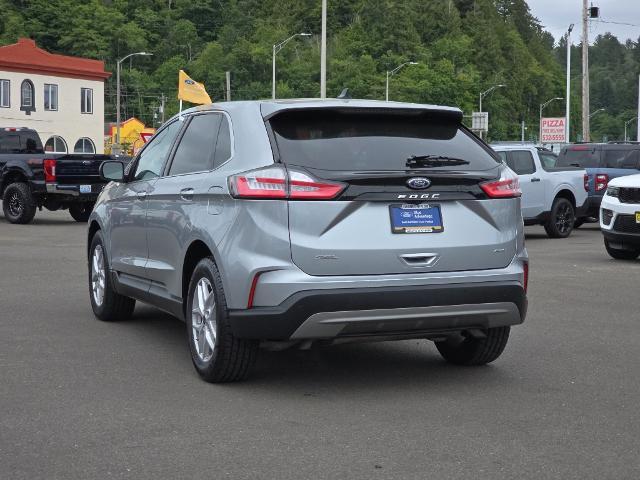Photo of 2023 ICONIC SILVER Ford Edge