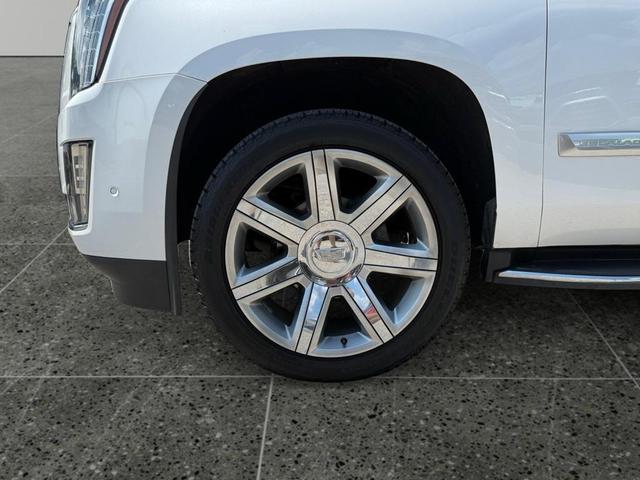 Photo of 2019 Crystal White Tricoat Cadillac Escalade