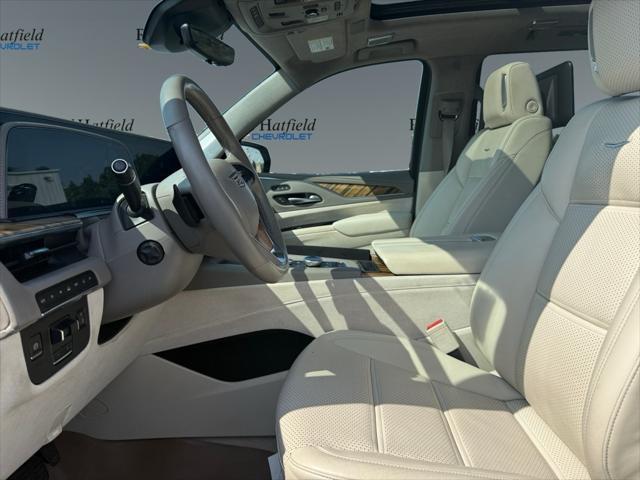 Photo of 2021 Crystal White Tricoat Cadillac Escalade