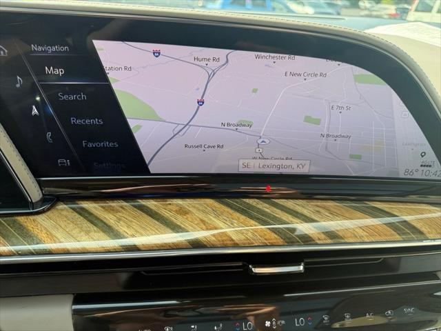 Photo of 2021 Crystal White Tricoat Cadillac Escalade
