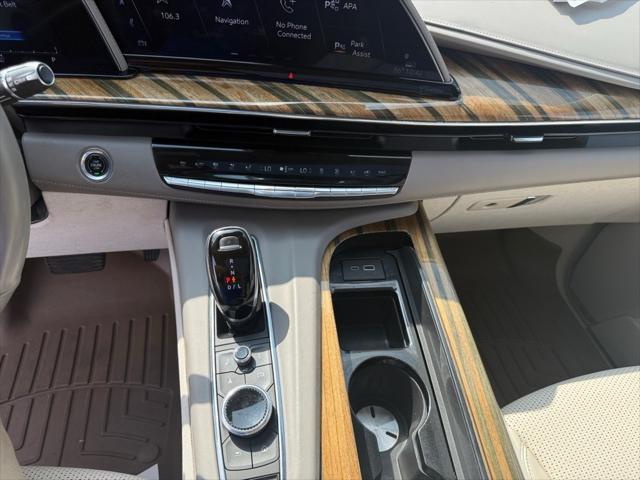 Photo of 2021 Crystal White Tricoat Cadillac Escalade