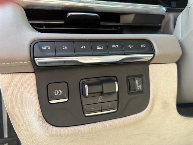 Photo of 2021 Crystal White Tricoat Cadillac Escalade