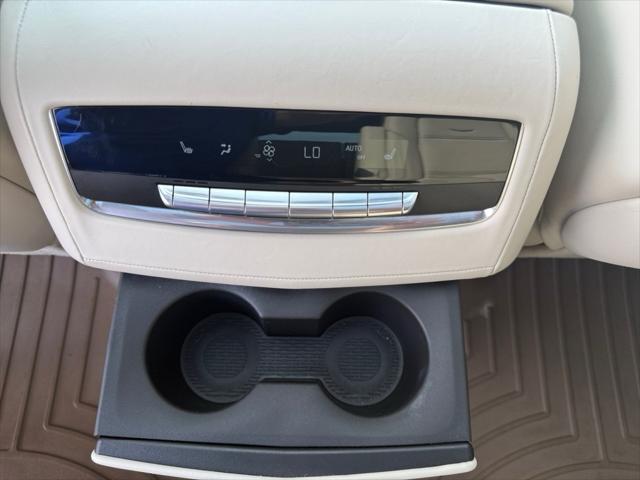 Photo of 2021 Crystal White Tricoat Cadillac Escalade