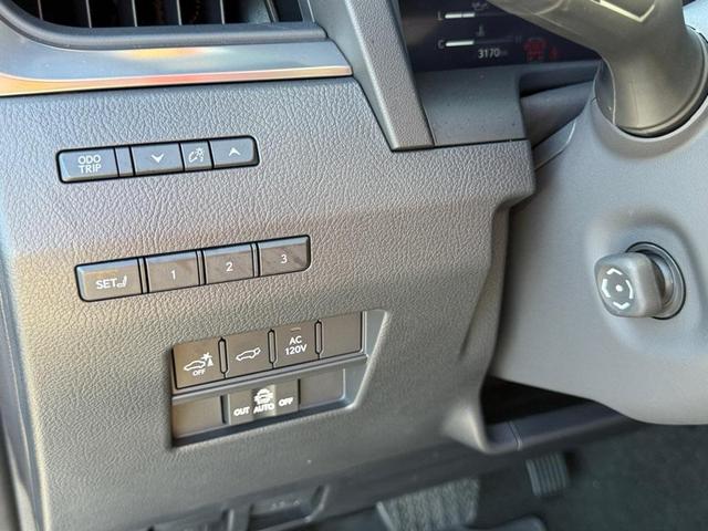 Photo of 2025 Gray Lexus GX 550
