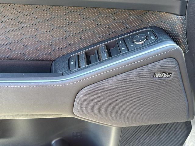 Photo of 2025 Gray Lexus GX 550