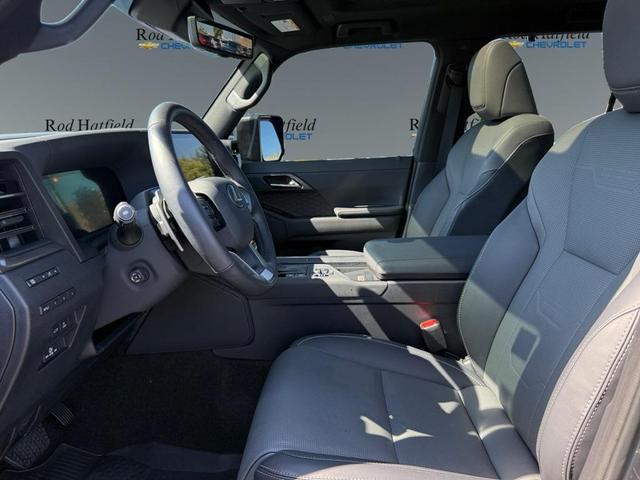 Photo of 2025 Gray Lexus GX 550