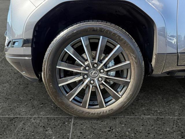 Photo of 2025 Gray Lexus GX 550