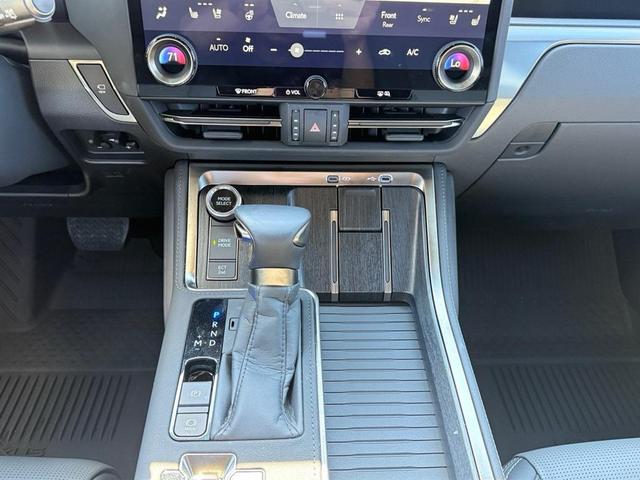 Photo of 2025 Gray Lexus GX 550