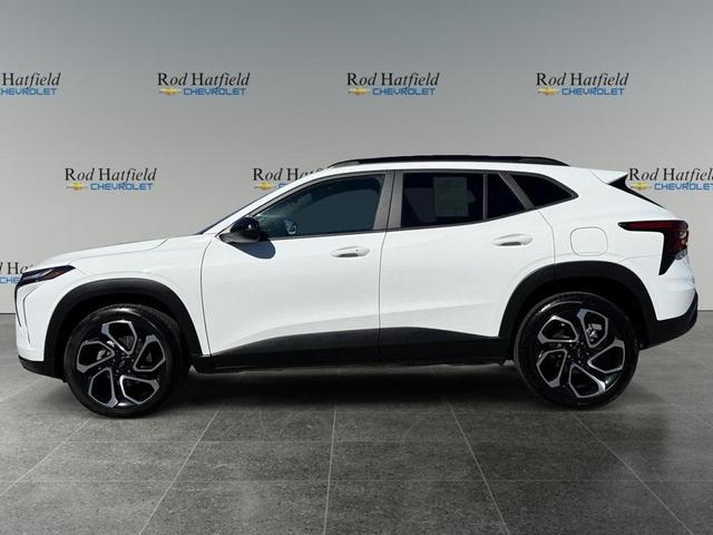 Photo of 2025 Summit White Chevrolet Trax