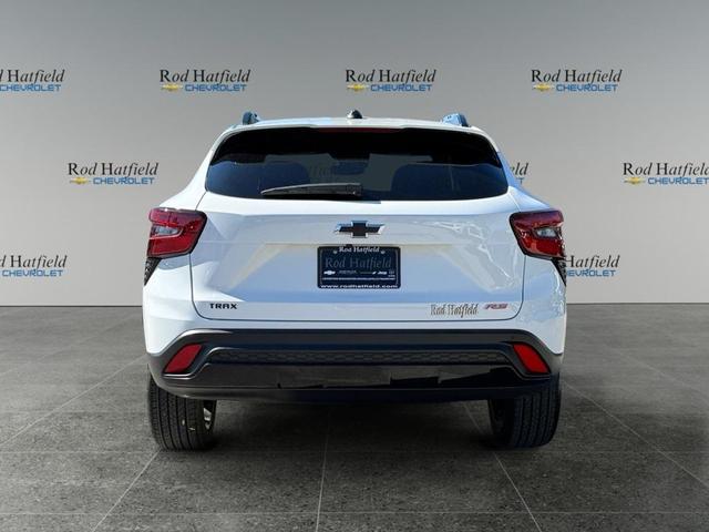 Photo of 2025 Summit White Chevrolet Trax
