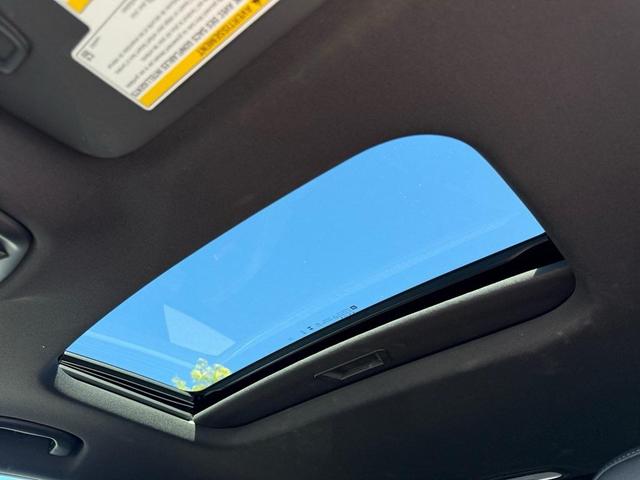 Photo of 2025 Summit White Chevrolet Trax