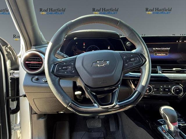 Photo of 2025 Summit White Chevrolet Trax