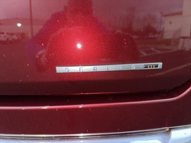 Photo of 2023 Velvet Red Pearlcoat Jeep Grand Wagoneer