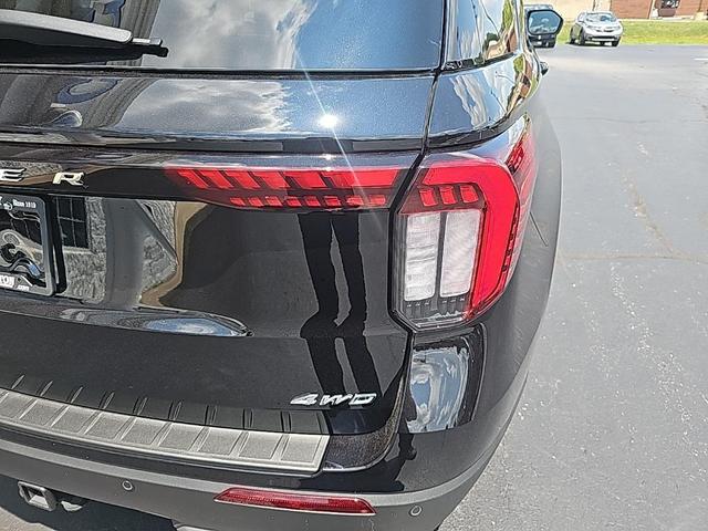 Photo of 2025 Agate Black Metallic Ford Explorer