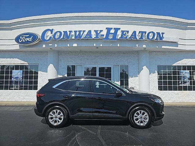 Photo of 2024 Black Metallic Ford Escape