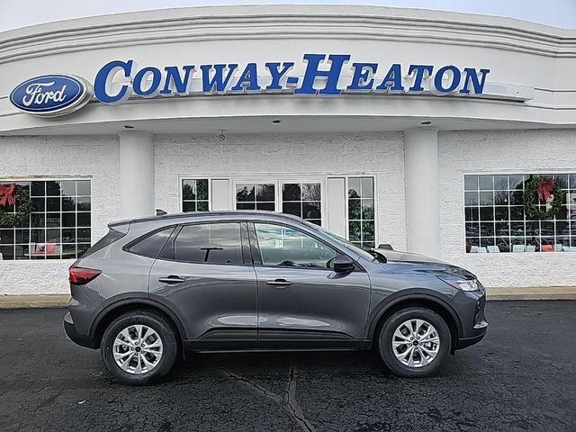 Photo of 2025 Carbonized Gray Metallic Ford Escape