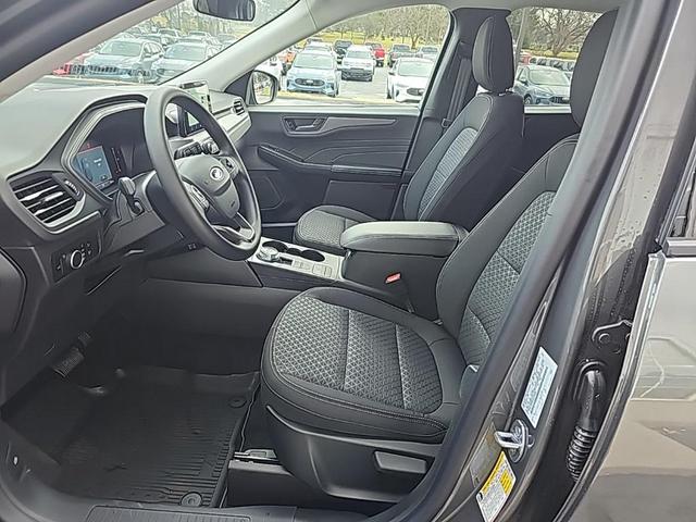 Photo of 2025 Carbonized Gray Metallic Ford Escape
