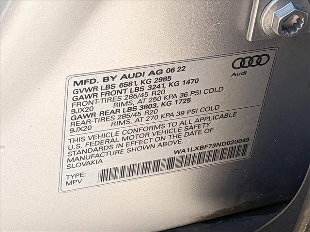 Photo of 2022 Florett Silver Metallic Audi Q7