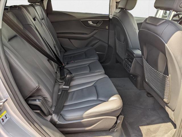 Photo of 2022 Florett Silver Metallic Audi Q7