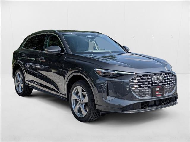 Photo of 2025 Tambora Gray Metallic Audi Q5