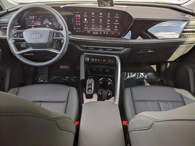 Photo of 2025 Tambora Gray Metallic Audi Q5