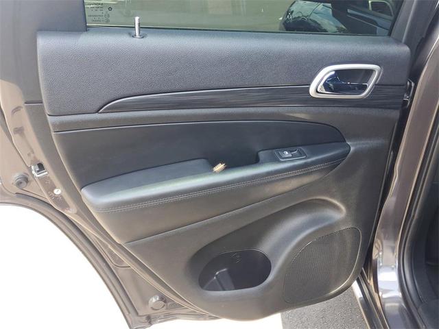 Photo of 2020 Granite Crystal Metallic Clearcoat Jeep Grand Cherokee
