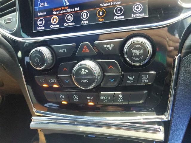 Photo of 2020 Granite Crystal Metallic Clearcoat Jeep Grand Cherokee