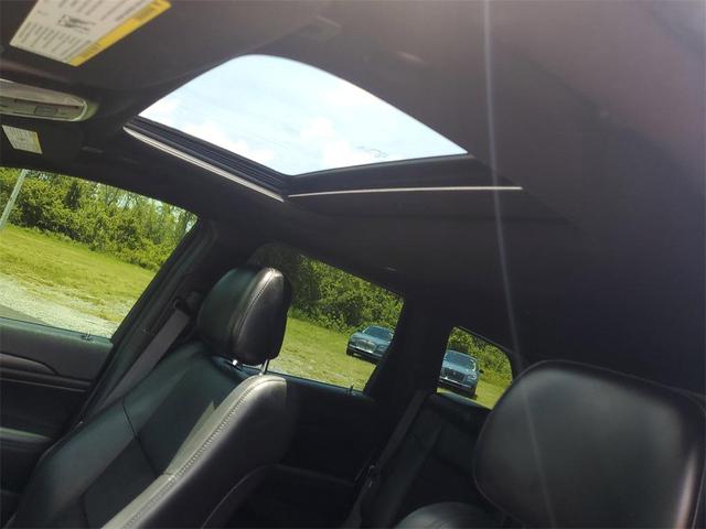 Photo of 2020 Granite Crystal Metallic Clearcoat Jeep Grand Cherokee