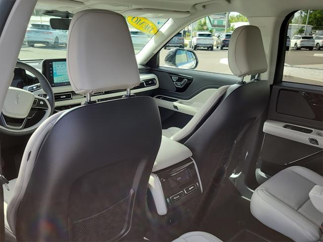 Photo of 2025 Pristine White Metallic Tri-Coat Lincoln Aviator