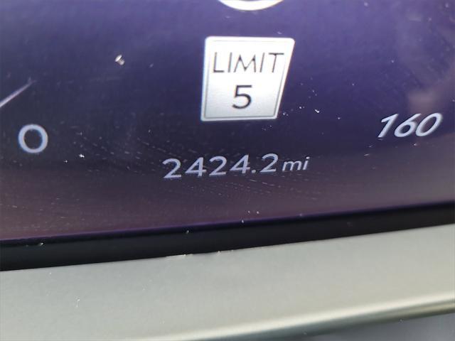 Photo of 2025 Pristine White Metallic Tri-Coat Lincoln Aviator