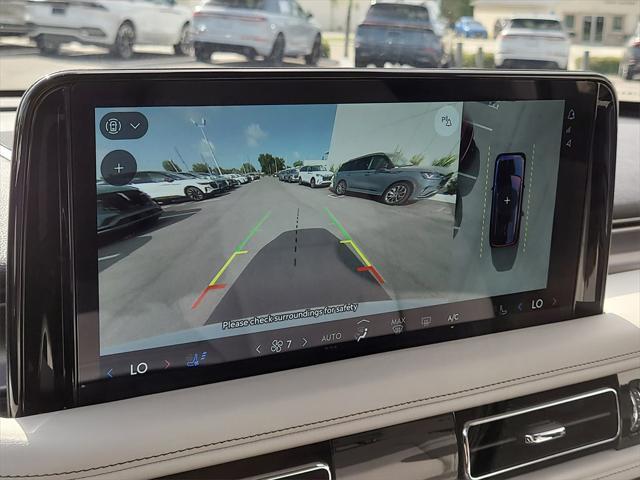 Photo of 2025 Pristine White Metallic Tri-Coat Lincoln Aviator