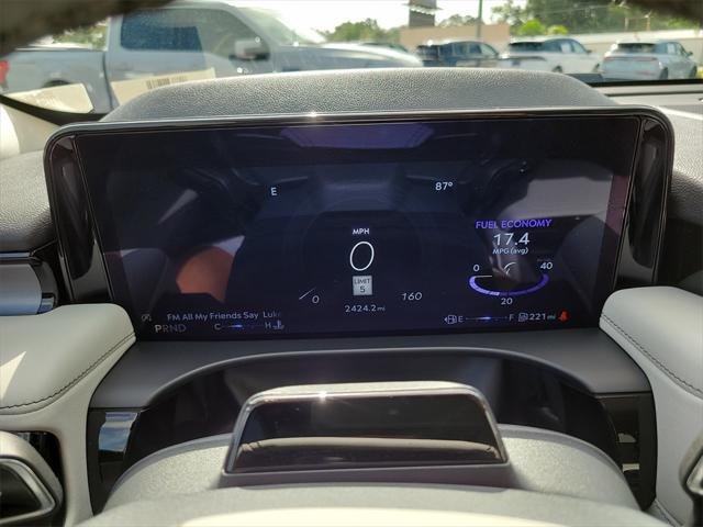 Photo of 2025 Pristine White Metallic Tri-Coat Lincoln Aviator
