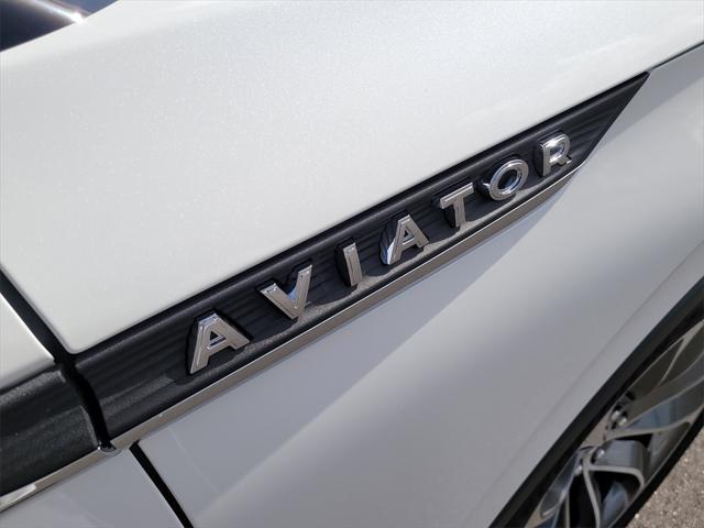 Photo of 2025 Pristine White Metallic Tri-Coat Lincoln Aviator