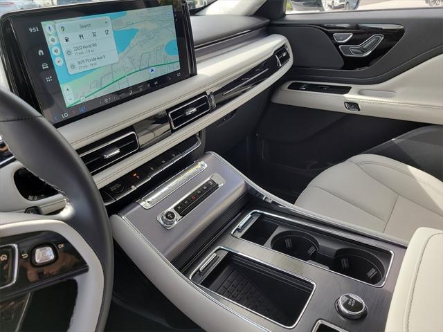 Photo of 2025 Pristine White Metallic Tri-Coat Lincoln Aviator