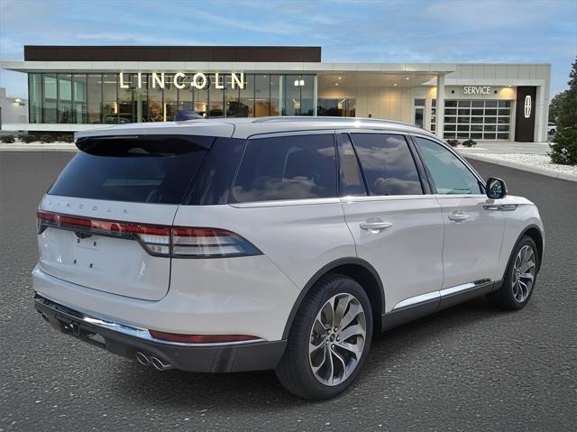 Photo of 2025 Pristine White Metallic Tri-Coat Lincoln Aviator
