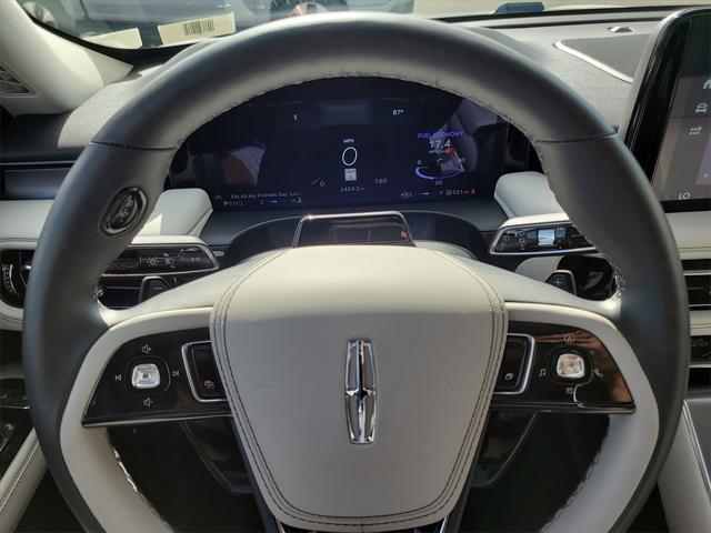 Photo of 2025 Pristine White Metallic Tri-Coat Lincoln Aviator