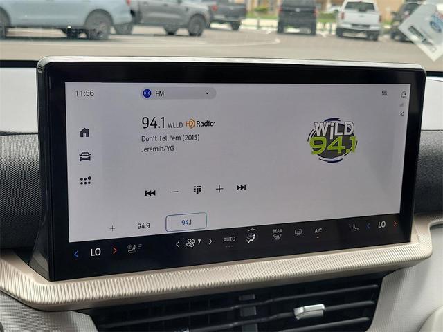 Photo of 2025 Space White Metallic Ford Explorer