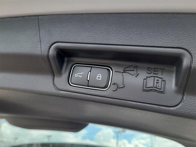 Photo of 2025 Space White Metallic Ford Explorer